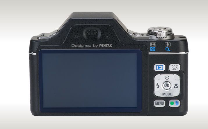 Kompakt w stylu retro: Pentax Optio I-10 2
