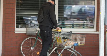 Polacy kupują na zapas. Ale handlu wcale to nie cieszy