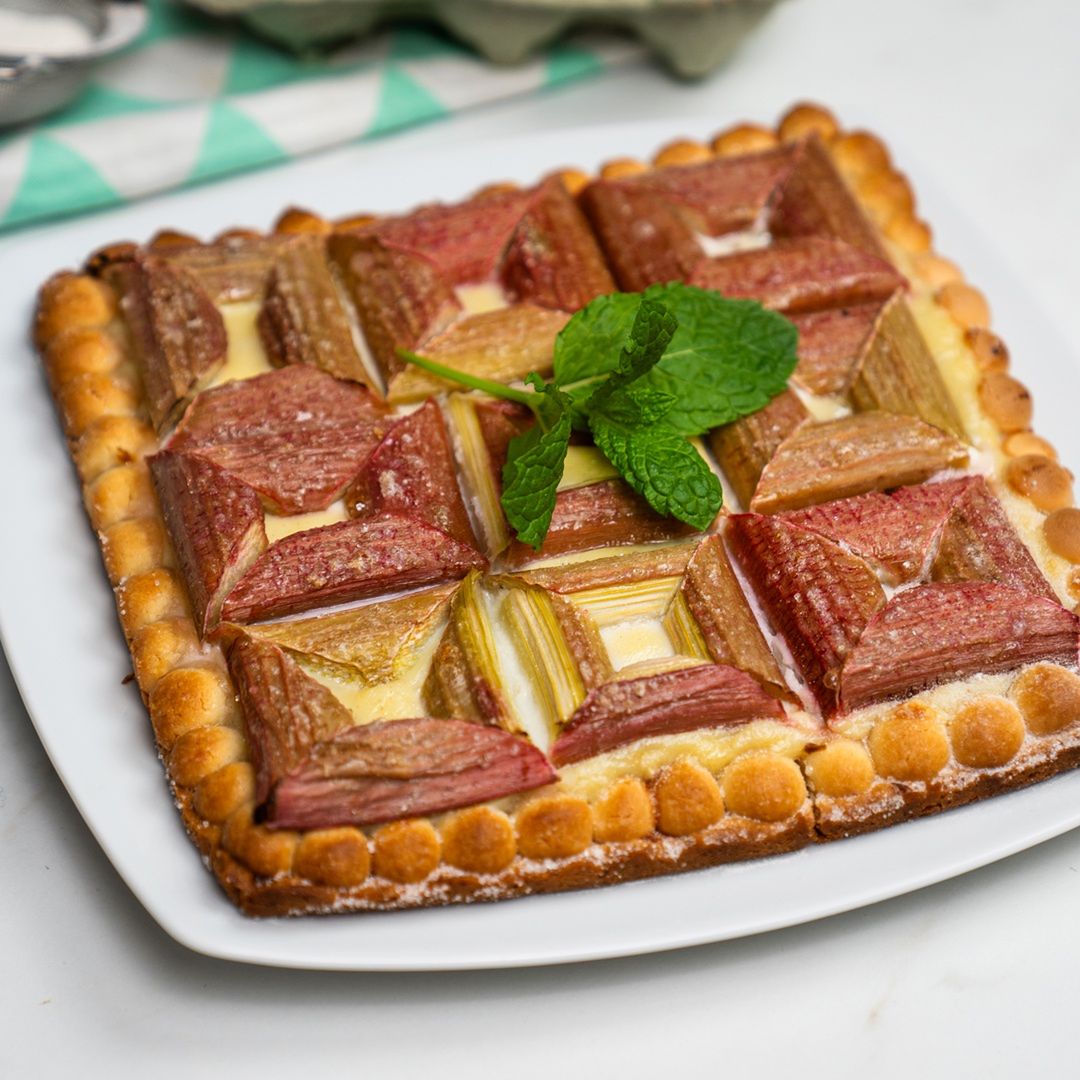 Rhubarb custard tart