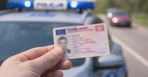 18-latek pędził 112 km/h w terenie zabudowanym. Szybko stracił prawo jazdy
