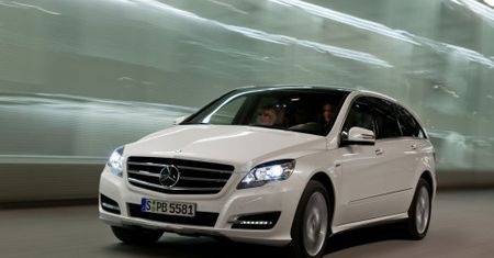 Mercedes odświeża R klasę