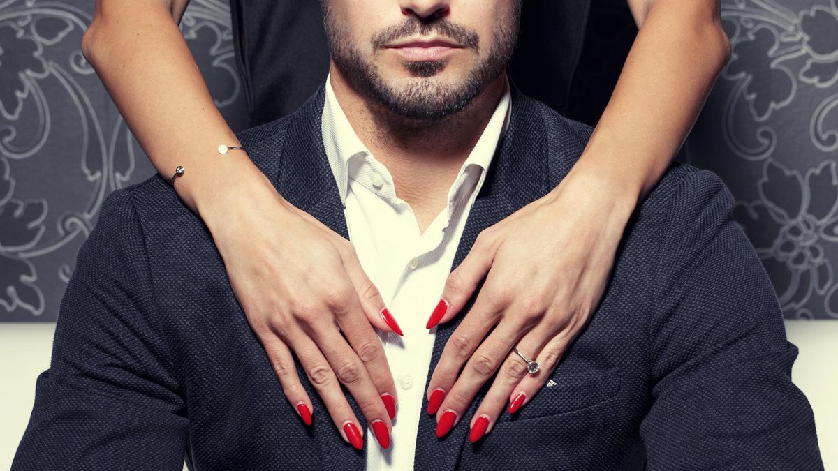 Bardzo delikatna sprawa, jaką jest zachowanie mężczyzny tuż po odbytym stosunku, budzi wiele emocji, szczególnie wśród kobiet