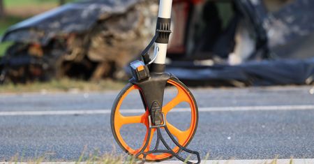 Dachowanie citroena w Hucie Szklanej. 29-letnia pasażerka trafiła do szpitala