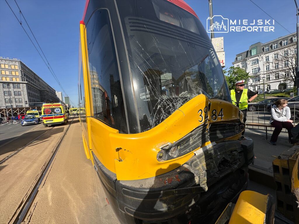 Fot. Miejski Reporter Wypadek tramwajowy w Warszawie