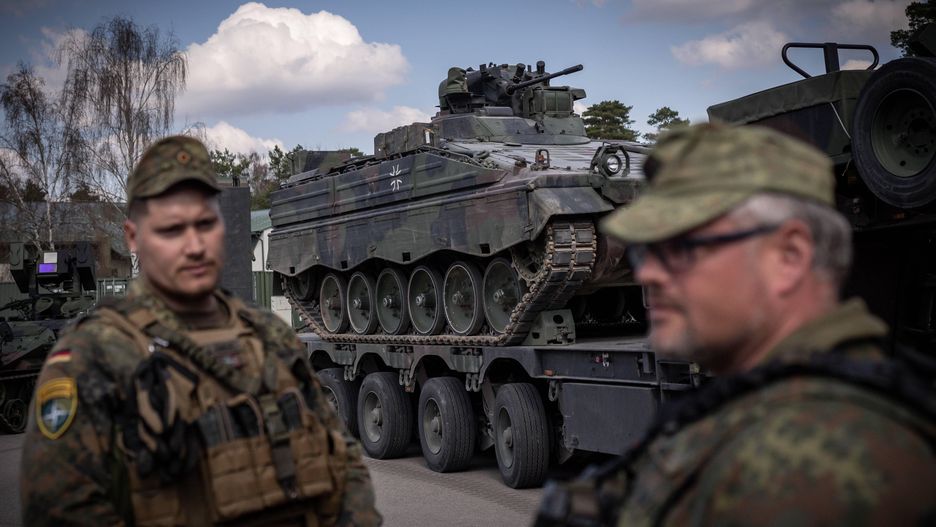 German Armed Forces in Rukla in Lithuania22 April 2022, Lithuania, Rukla: A Marder infantry fighting vehicle stands on a low-loader belonging to the German contingent of the NATO Enhanced Forward Presence (eFP) task force. Photo: Michael Kappeler/dpa 
Dostawca: PAP/DPAMichael KappelerFederal Government, International, Conflicts, Vilnius, Great Lithuanian