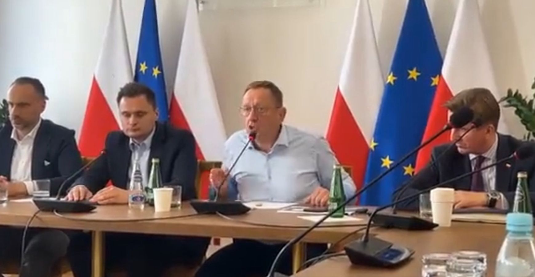 Awantura za awanturą. Nowe krzyki w ministerstwie