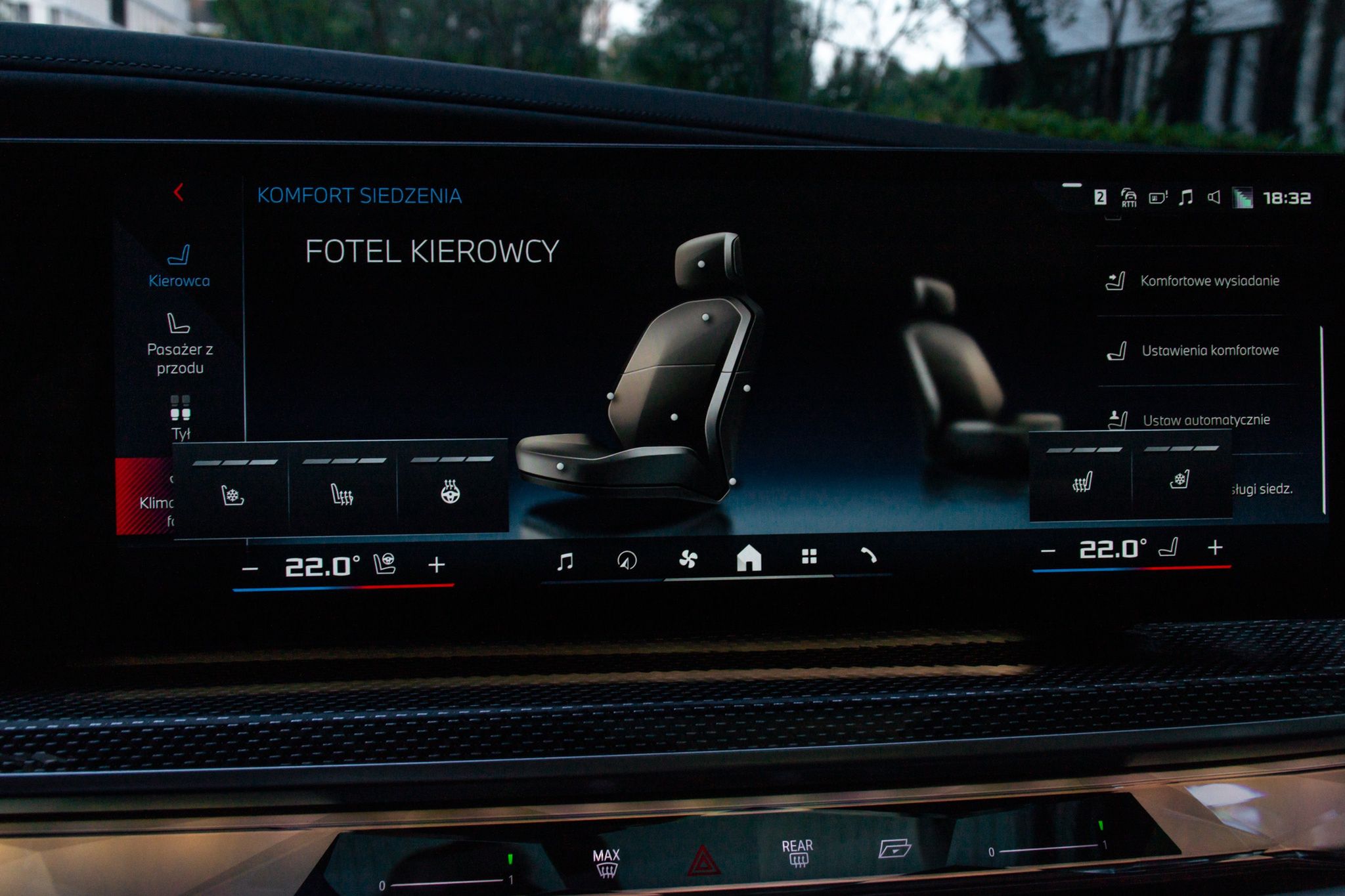 BMW i7 M70