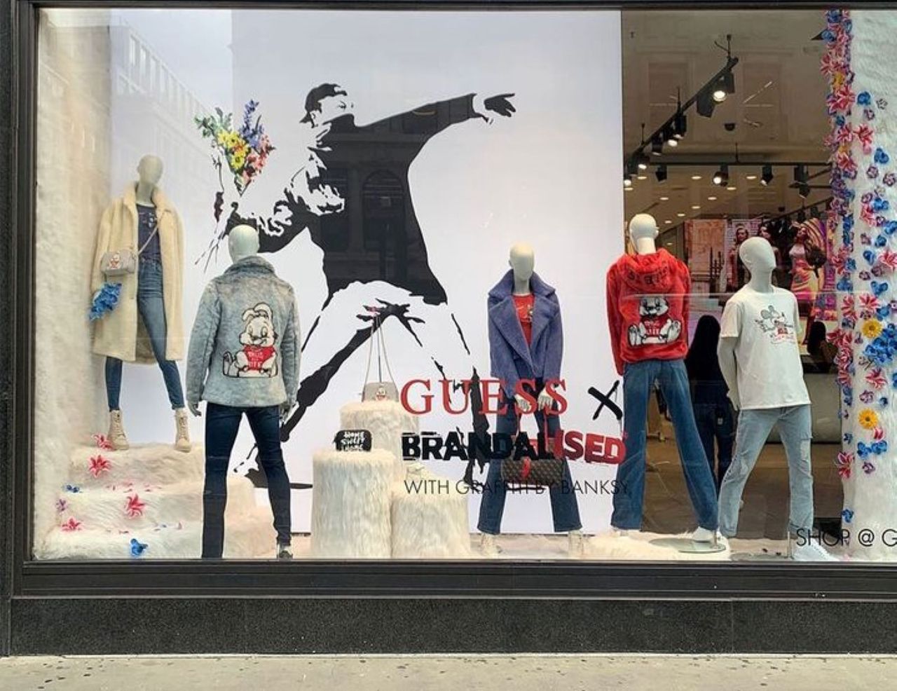 Banksy nie kryje oburzenia. Zarzuca, że jego dzieło zostało skradzione