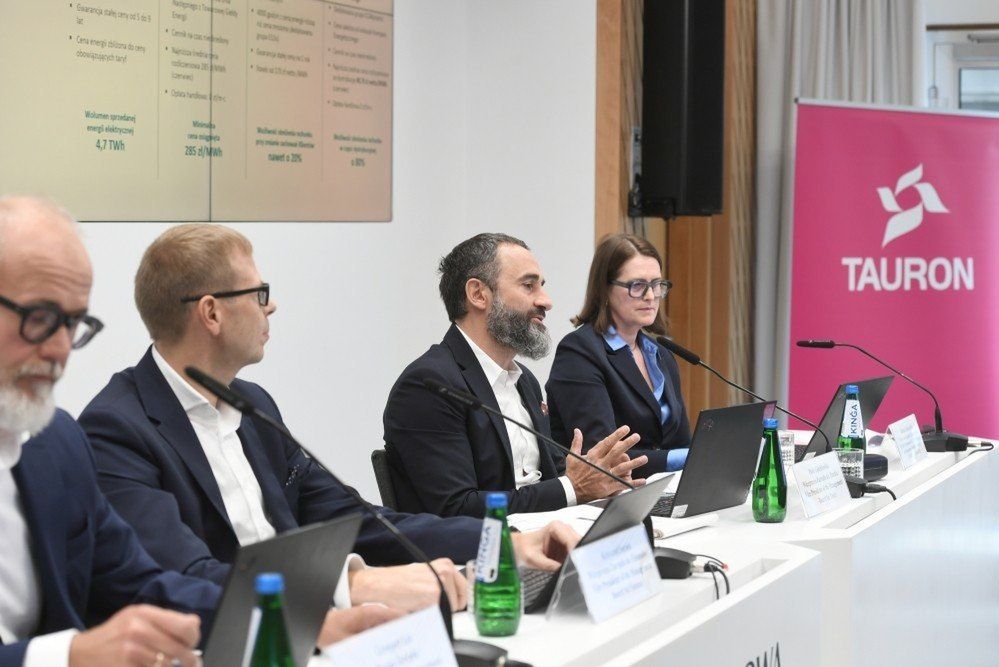 "Tanie godziny" działają. Średnia cena energii spada poniżej 400 zł