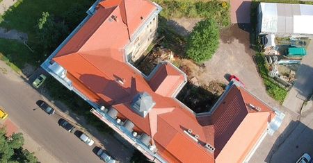 Chorzów. Nowy dach dawnego ratusza szczelny, zdał test