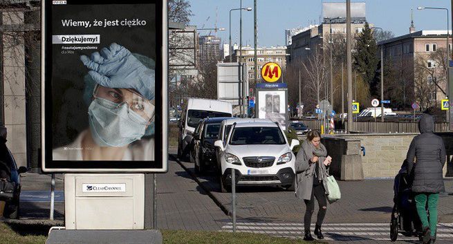 Clear Channel dla służb medycznych "#zostajemywdomu dla Was"