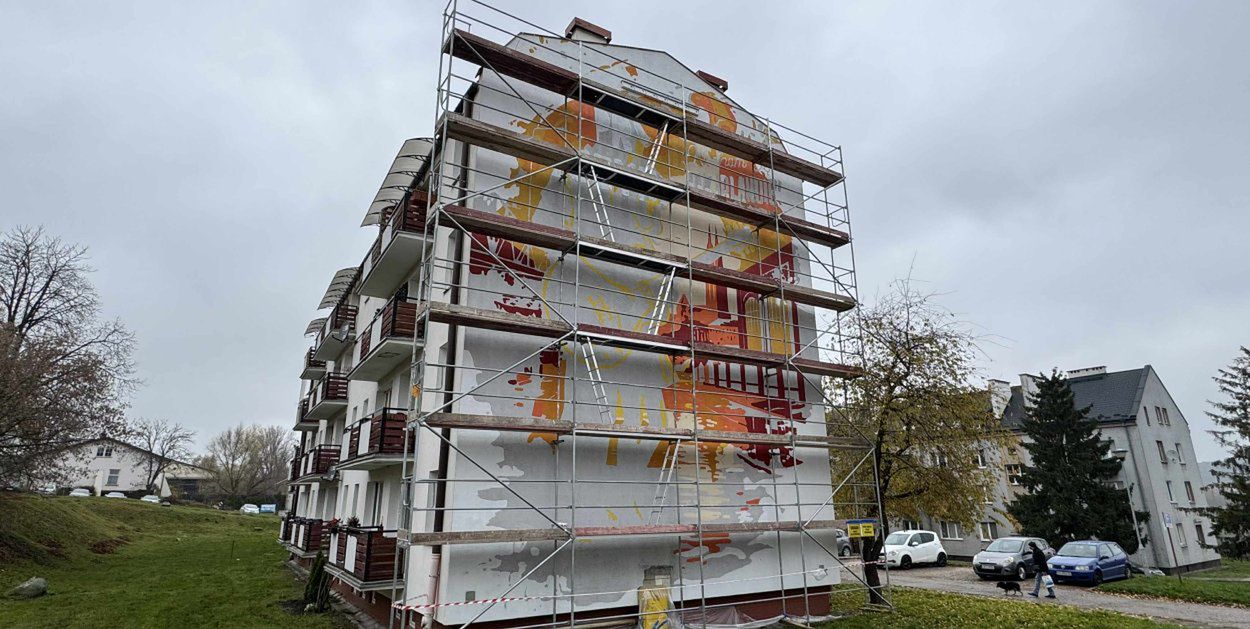 Włocławek: Kontrowersje nie zatrzymały artystki. Mural powstaje