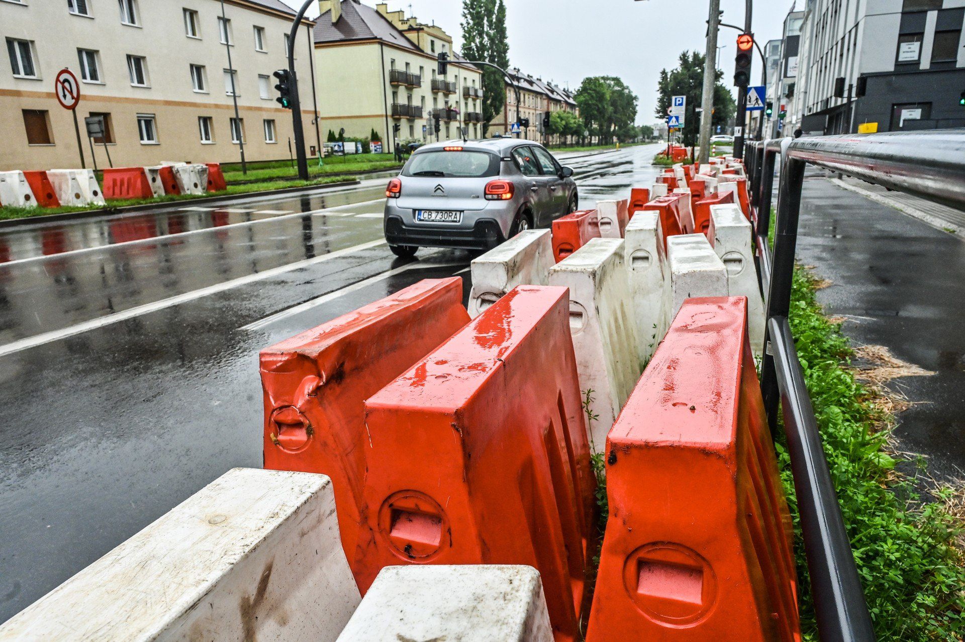 W środę rozpoczyna się naprawa uszkodzonej magistrali wodociągowej, która znajduje się bezpośrednio na skrzyżowaniu ulic Grunwaldzkiej i Kraszewskiego. Prace będą prowadzone na niewielkim odcinku, ale wpłyną znacząco na organizację ruchu w okolicy.