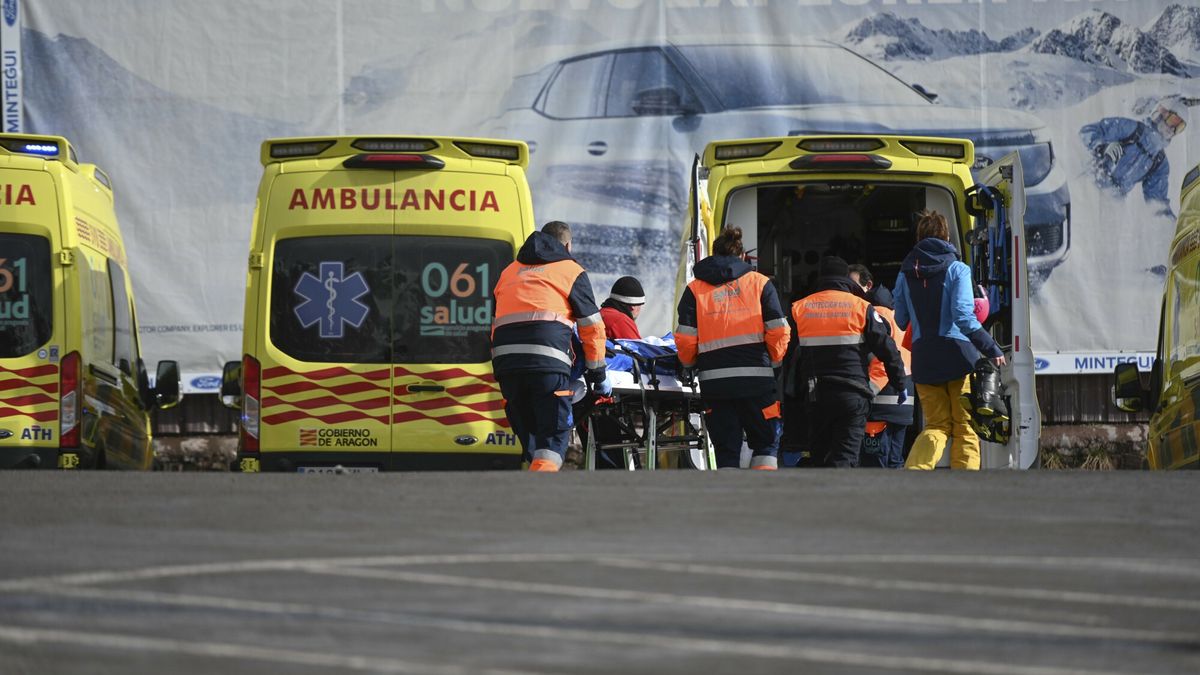 Temporary
Several people carry an injured person to an ambulance at the Astun ski resort, January 18, 2025, in Jaca, Huesca, Aragon (Spain). An accident on a chairlift at the Ast�n ski resort has caused multiple injuries, nine of them very serious and eight of a serious nature. Two sanitary helicopters of the Government of Aragon and a sanitary aircraft and another rescue helicopter of the Foral Community of Navarre have been sent to the area. In addition, firefighters and a dozen ambulances 061, five SVB also arrived from Navarra and a group of psychologists have come. JANUARY 18;2025 Ver�nica Lacasa / Europa Press 01/18/2025 (Europa Press via AP)
Ver�nica Lacasa