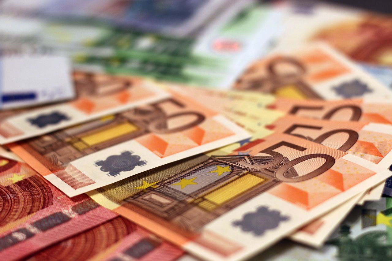Szybka wymiana walut w aplikacji IKO i karta wielowalutowa w sam raz na wakacje