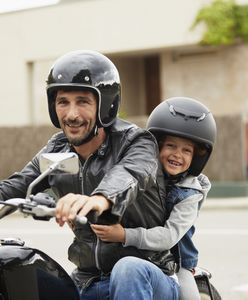 Jak przewozić dziecko na motocyklu? Zobacz, co mówią przepisy