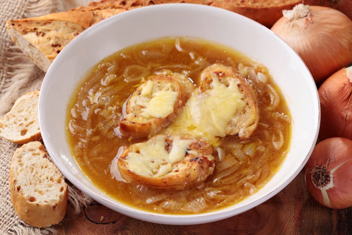 Onion soup with crouton - Deliciousness