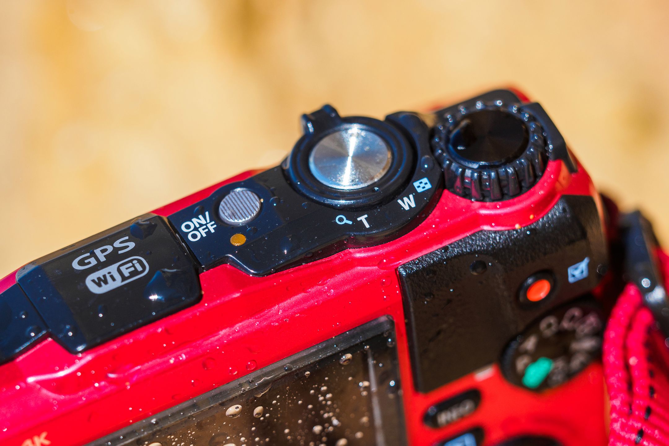 Olympus TG-5 - wakacyjny test. Twardziel na sterydach: z filmami 4K i zapisem RAW 4