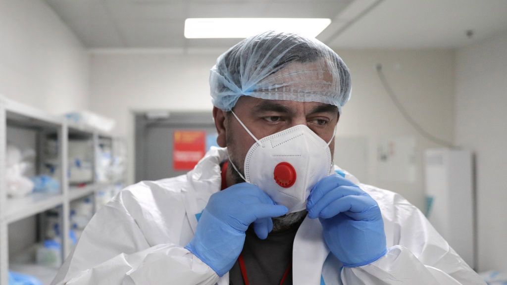 Nowy wariant wysuwa się na prowadzenie. GIS potwierdza: odpowiada za 40 proc. infekcji