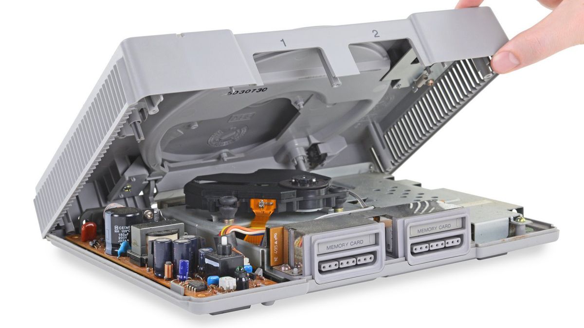 PlayStation kończy 25 lat. Czym różni się pierwsza konsola od PS4? 1