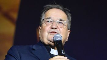 Głodni? "Ojciec Dyrektor" zaprasza na obiad i deser. Jakie są CENY w knajpce związanej z fundacją Tadeusza Rydzyka?