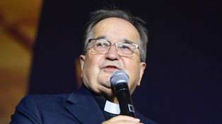 Głodni? "Ojciec Dyrektor" zaprasza na obiad i deser. Jakie są CENY w knajpce związanej z fundacją Tadeusza Rydzyka?