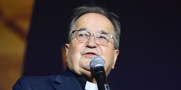 Głodni? "Ojciec Dyrektor" zaprasza na obiad i deser. Jakie są CENY w knajpce związanej z fundacją Tadeusza Rydzyka?