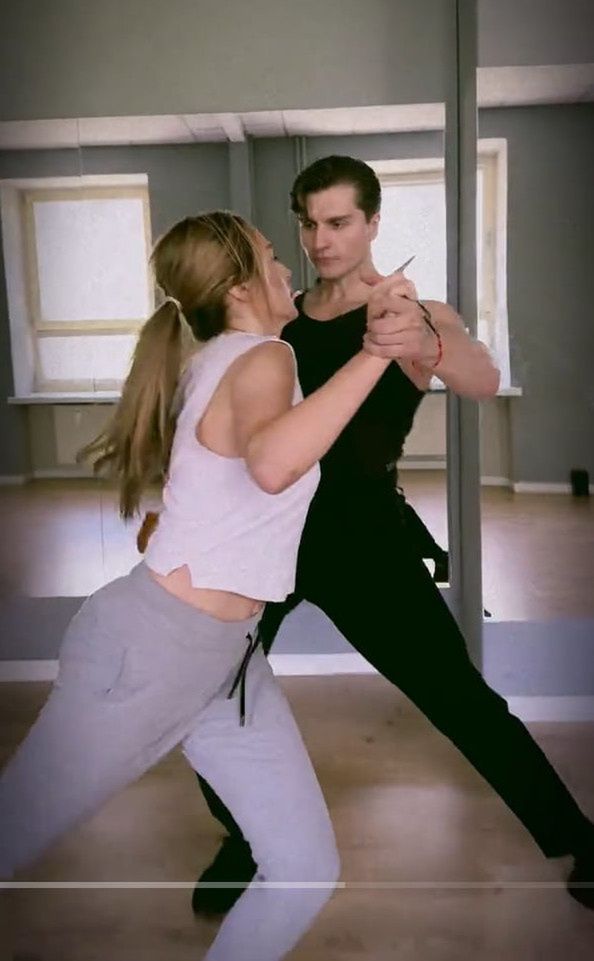 Caroline Derpienski wywija z Michałem Kassinem