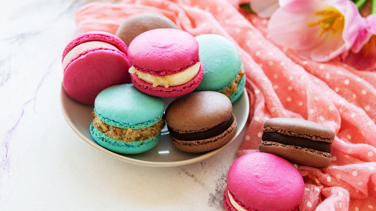 Makaroniki to małe ciastka, które przypominają mini bezy