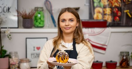 Lody w chrupiącej panierce to gotowa receptura na zaskakujący deser. Czegoś takiego jeszcze nie jadłeś