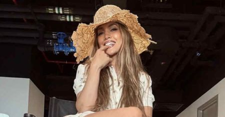 Zalotna Jennifer Lopez kusi internautów fotkami z Afryki. Nie zabrakło też kadru w bikini: "Uroczo w Egipcie"