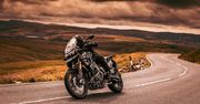 Triumph Tiger 1200 testowany też na asfalcie. Brytyjczycy pokazali kolejne wideo