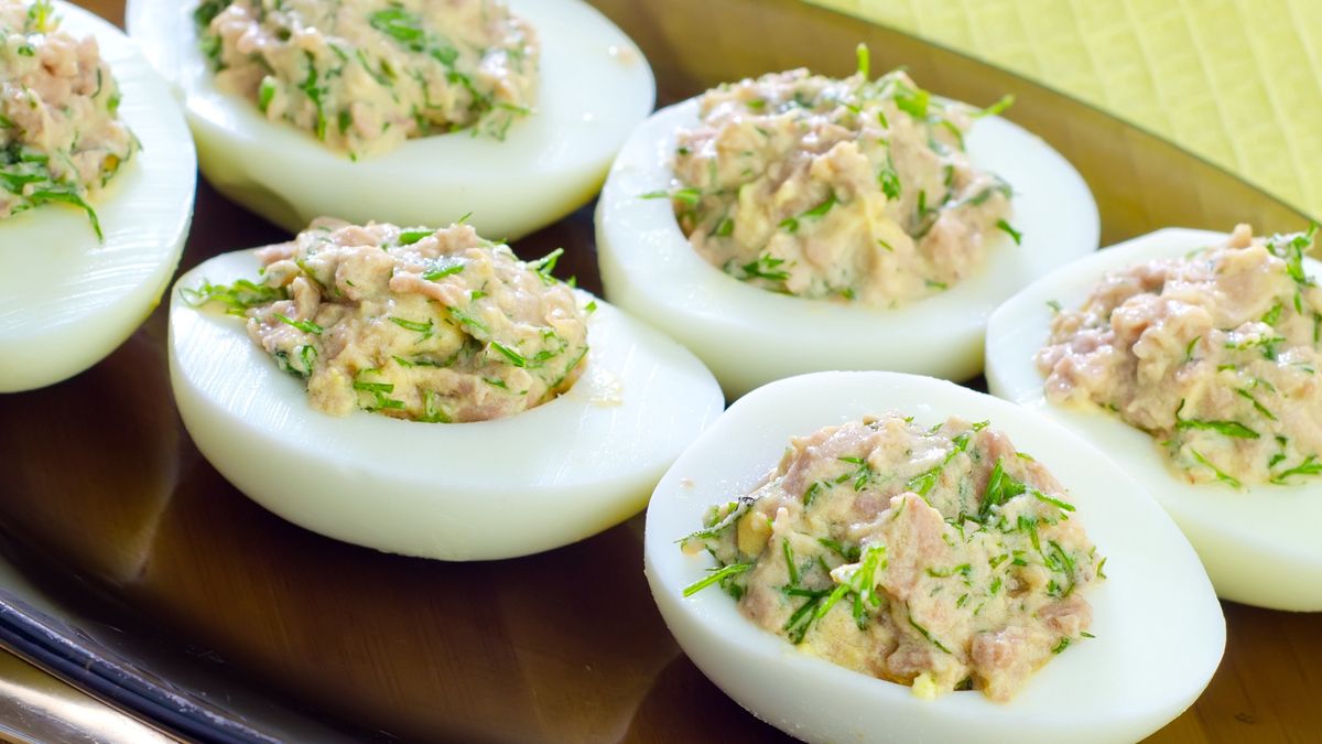 Takie jajka na koniec zalewano dodatkowo galaretą