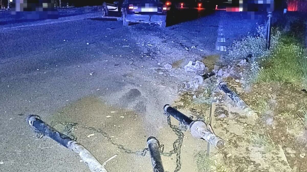 Pijany Kierowca ściął słupki