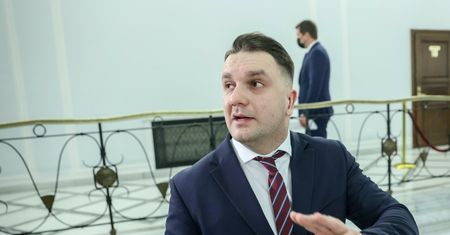 Ponad 5 mln zł na bezpłatne loty posłów po kraju. Najwięcej latał Łukasz Mejza