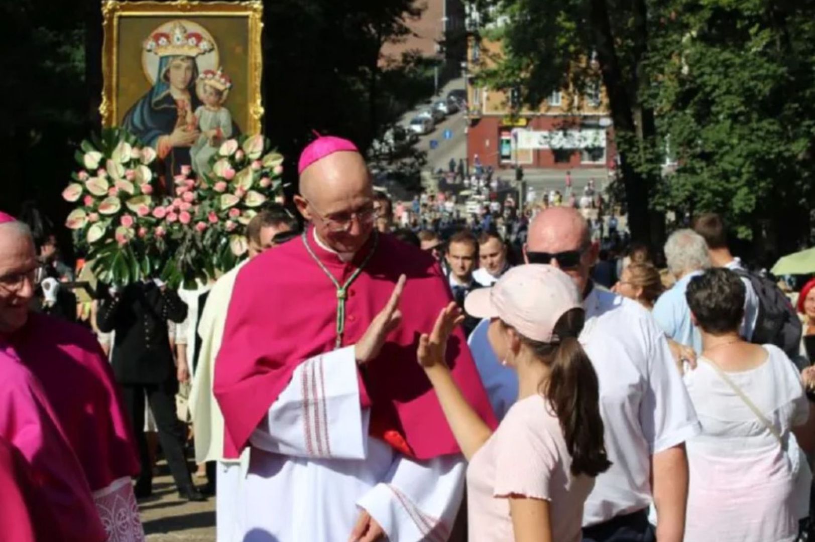 100 zł za osobę. Pojechali do Częstochowy, sprawdzili ceny z Jasnej Góry