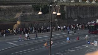 Gigantyczna kolejka w europejskiej stolicy. Biletów nie ma do końca miesiąca