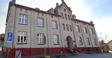 Włamanie do szkoły podstawowej w Wielkopolsce. Policja szuka sprawcy