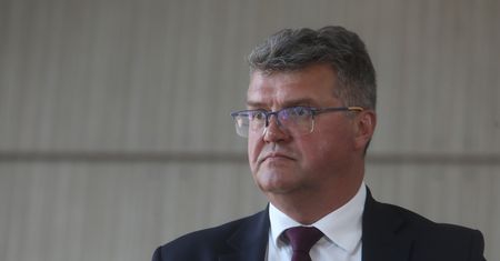 Komornik ściągnął pieniądze z konta Wąsika. Spora kwota