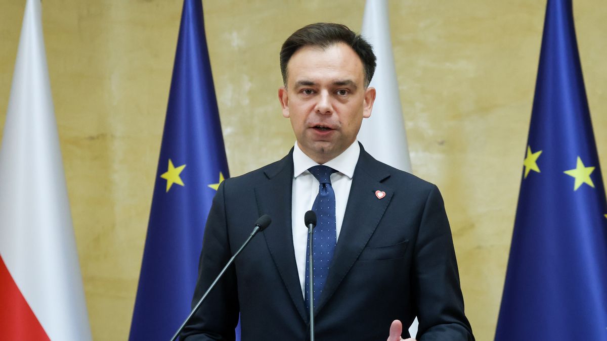 Warszawa, 19.08.2026. Minister finansów i gospodarki Andrzej Domański podczas konferencji prasowej w KPRM w Warszawie, 19 bm. Konferencja dotyczyła progów podatkowych. (sko) PAP/Albert Zawada