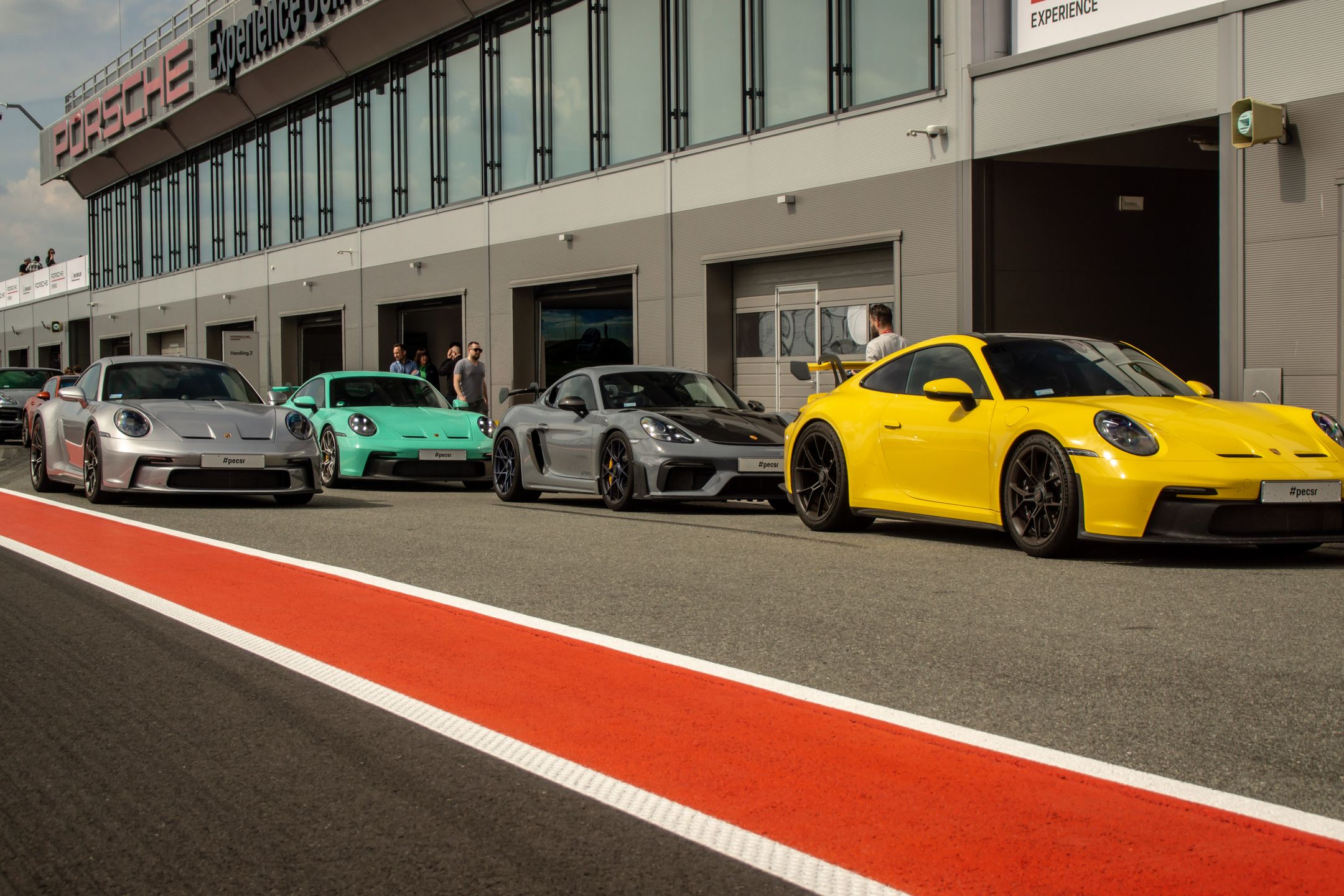 Porsche 718 Cayman GT4 RS