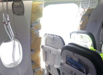 Eksplozja w kadłubie amerykańskiego samolotu. Jest dochodzenie