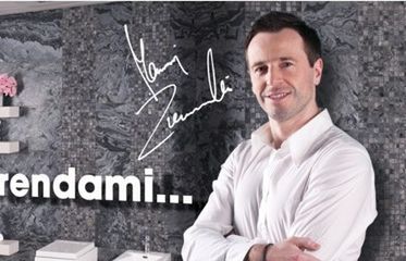 "Podążaj za trendami..." - Maciej Żurawski reklamuje Max-Fliz