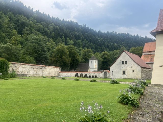 Kto tego zapragnie, może przenocować na terenie klasztoru