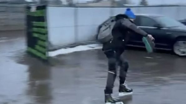 Pracownik salonu samochodowego w Wyso