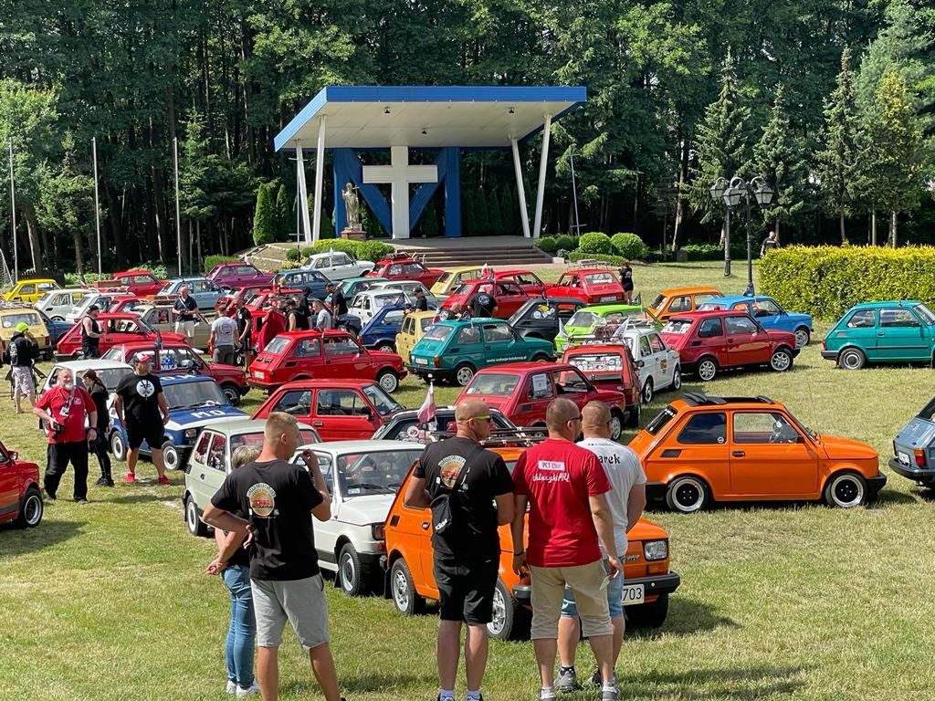 III Zlot Fiatów 126p w Lubaszu, fot. Artur Lech