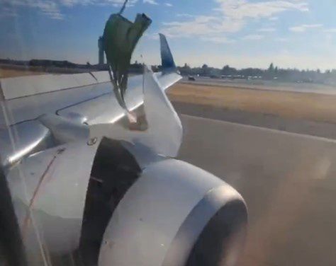 Z samolotu Boeing 737-900ER odpadła obudowa silnika