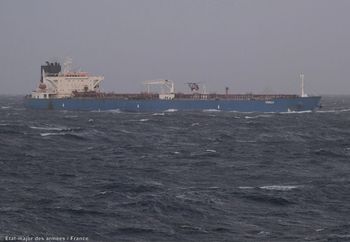 Francja zatrzymała rosyjski tankowiec. Kapitan trafił do aresztu