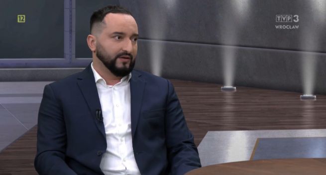 Były rzecznik Urzędu Dzielnicy Mokotów wrócił do TVP