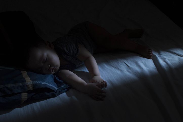Dziesięciolatek przygniótł czteromiesięczne dziecko w trakcie snu
